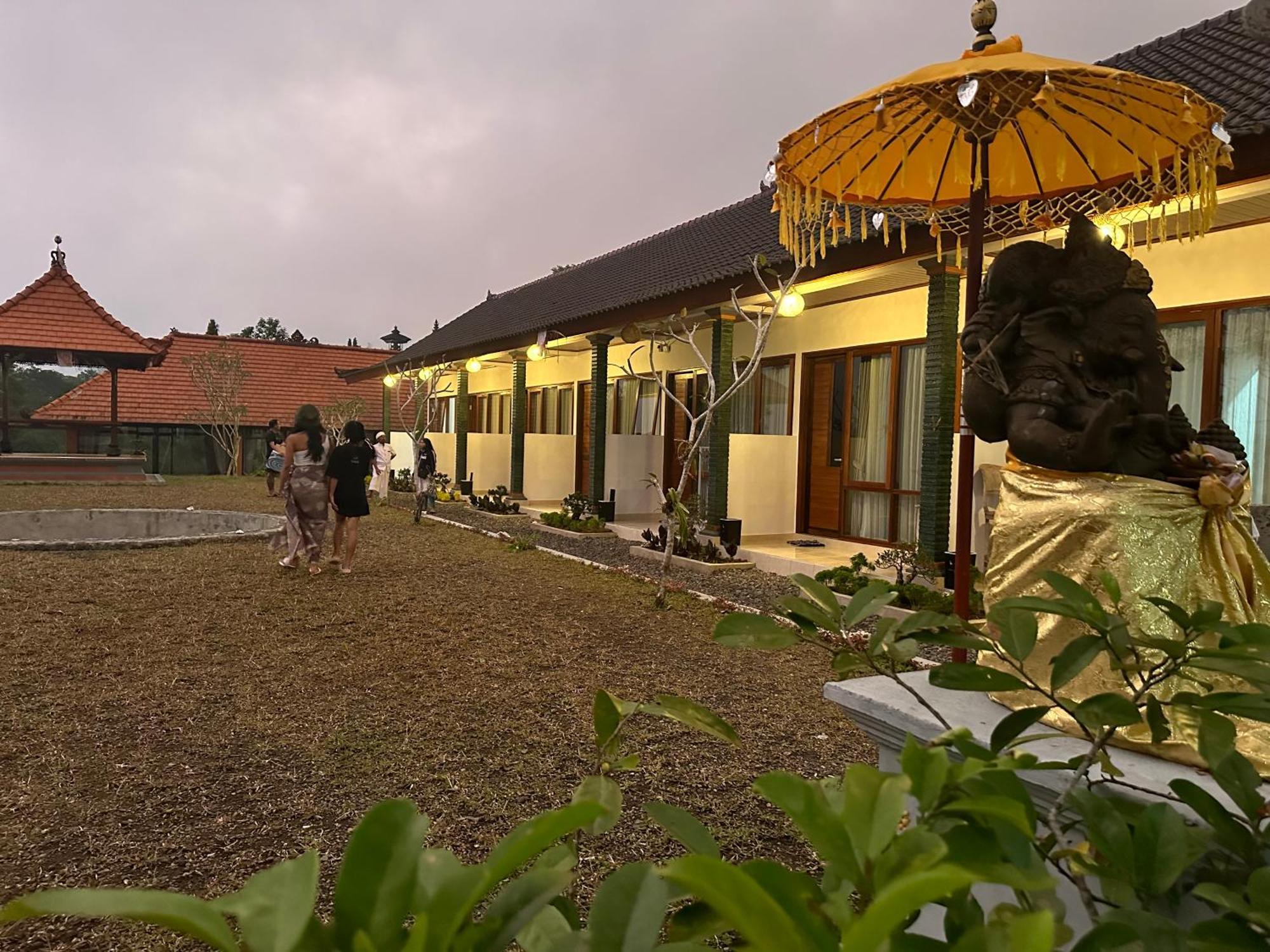 Ferienwohnung Bali Basuki Retreat Center Besakih Exterior foto