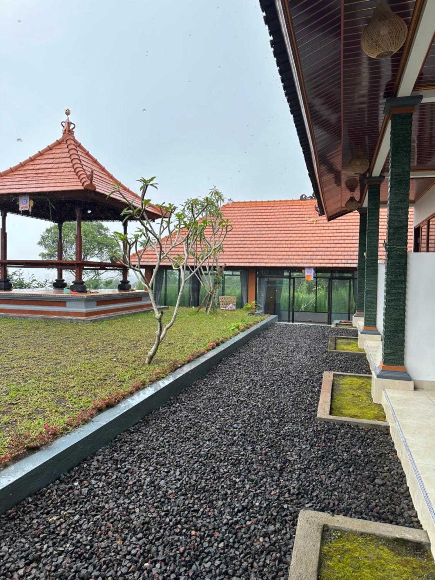 Ferienwohnung Bali Basuki Retreat Center Besakih Exterior foto